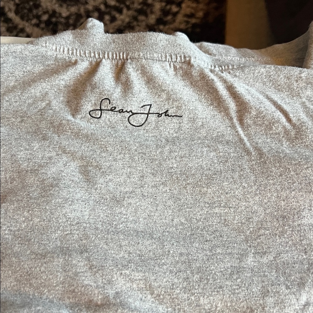 Sean John Heather Gray Tee with Black and Gold Script 6XB - Picture 3 of 3